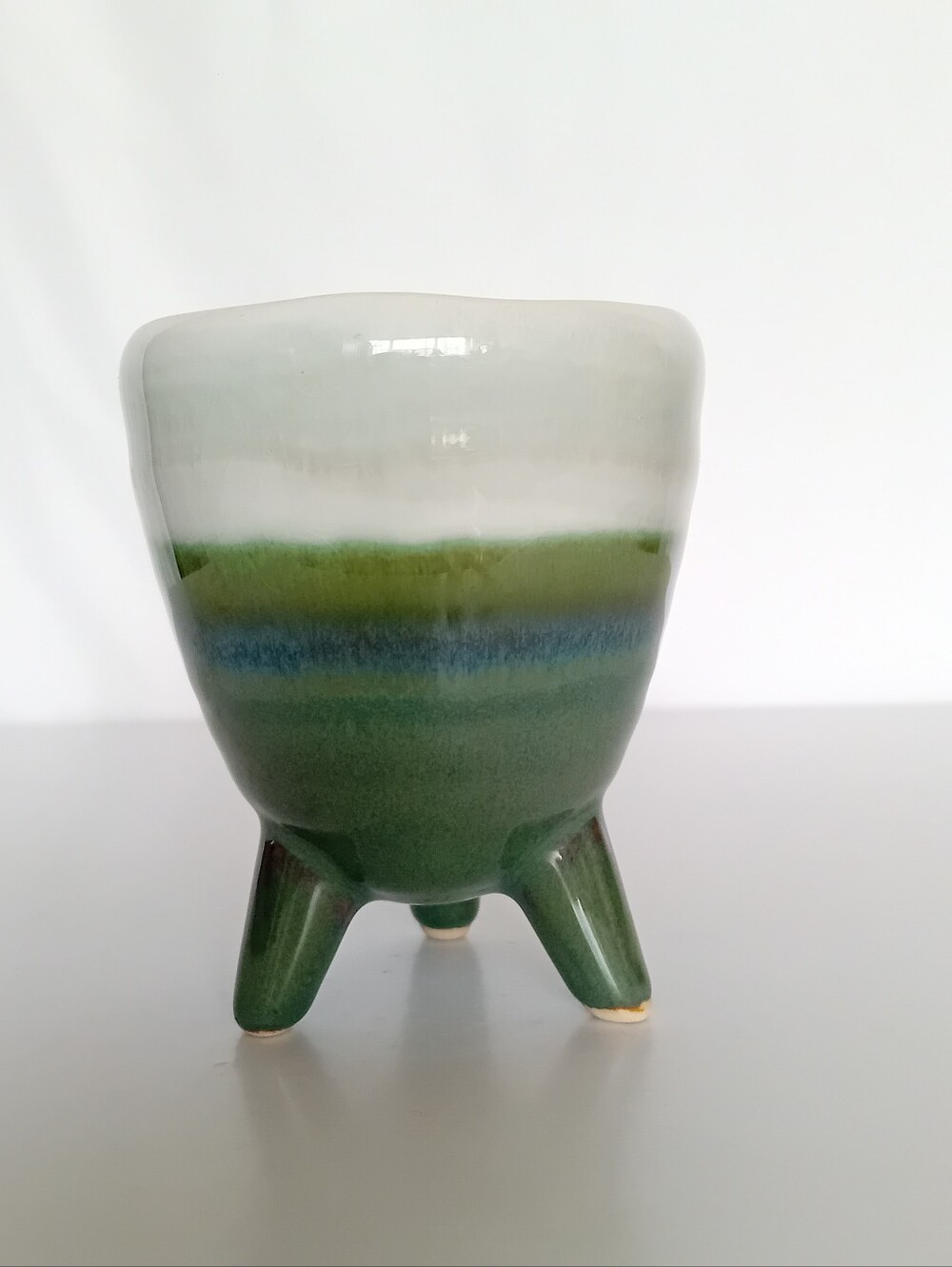 Grayson Lane Green And White Mini Ceramic Tripod Planter Succulant Pot Trifooted